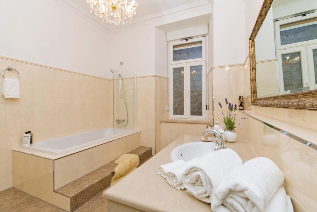 Luxury Seafront Apartment Banje Ragusa Esterno foto