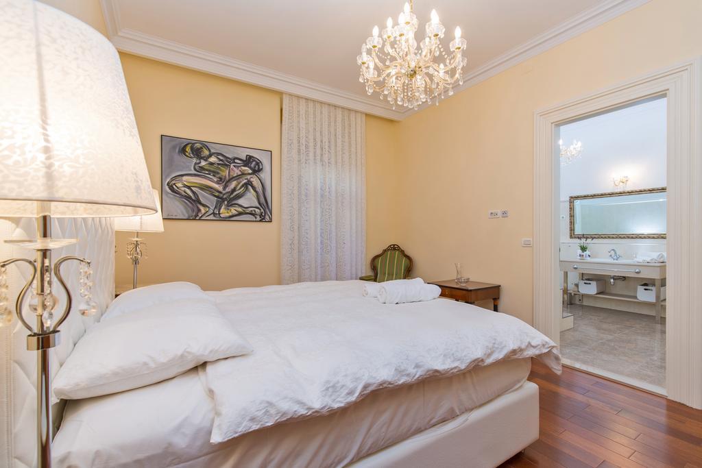 Luxury Seafront Apartment Banje Ragusa Esterno foto