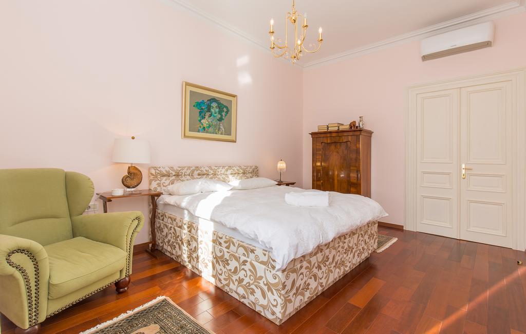Luxury Seafront Apartment Banje Ragusa Esterno foto