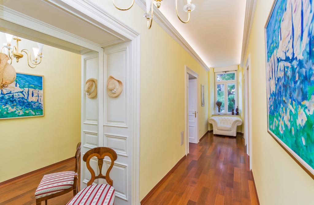 Luxury Seafront Apartment Banje Ragusa Esterno foto